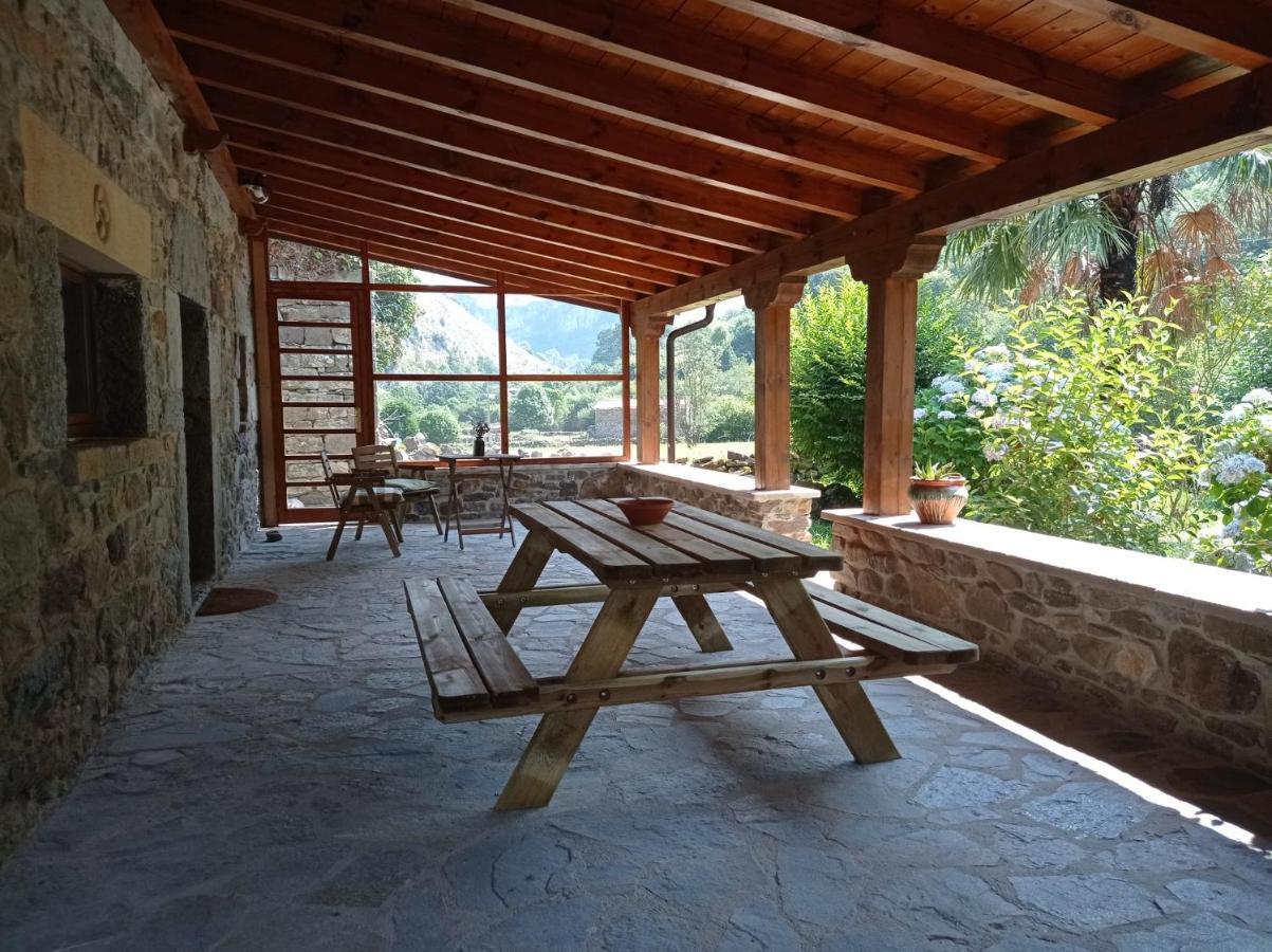 Amplia Y Comoda Casa De Piedra Con Porche Y Jardin San Roque de Ríomiera Exteriör bild